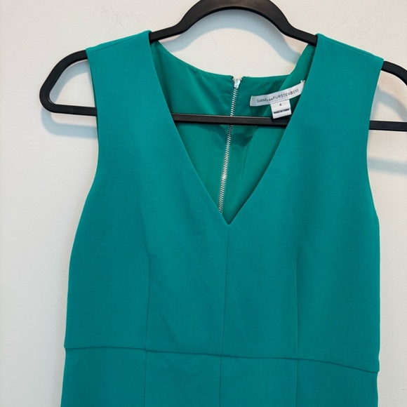 DIANE VON FURSTENBERG Halle V-Neck Mini Cocktail Dress - Picture 3 of 10